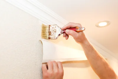 Pose de papier peint à Saint-Honoré — revêtements muraux et toiles de verre